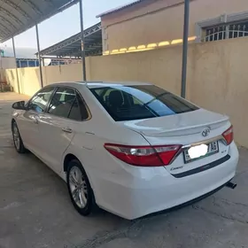 Toyota Camry 2017