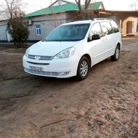 Toyota Sienna 2004