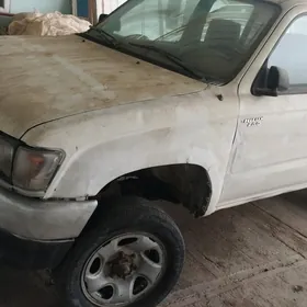 Toyota Hilux 2000