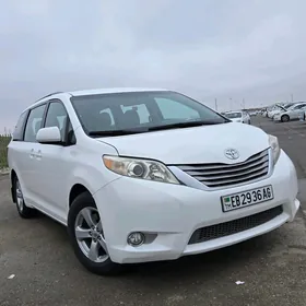 Toyota Sienna 2015