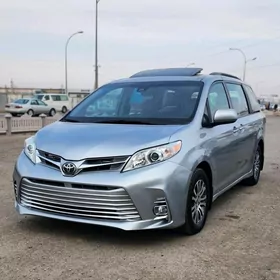 Toyota Sienna 2017