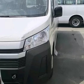 Toyota Hiace 2025