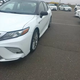 Toyota Camry 2018