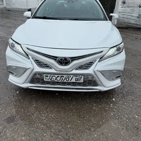 Toyota Camry 2019