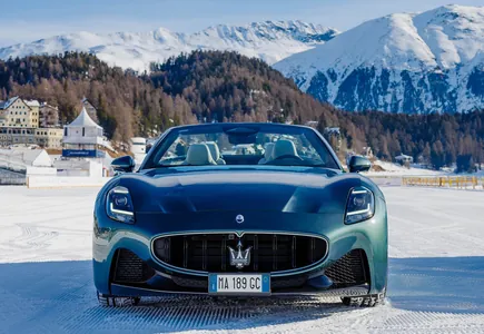 Maserati представила роскошный кабриолет GranCabrio Modena с 490-сильным мотором