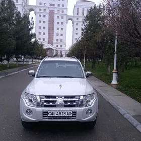 Mitsubishi Pajero 2014