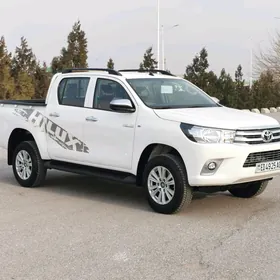 Toyota Hilux 2024