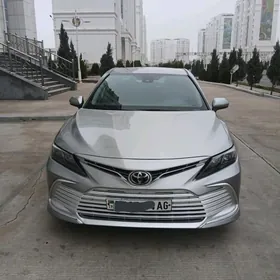 Toyota Camry 2021