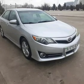 Toyota Camry 2013