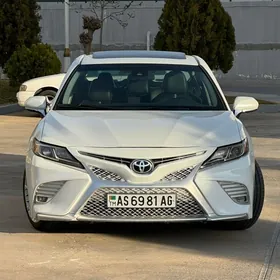 Toyota Camry 2020