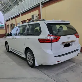 Toyota Sienna 2020