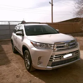 Toyota Highlander 2019