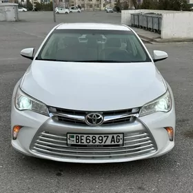 Toyota Camry 2017