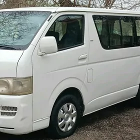 Toyota Hiace 2005