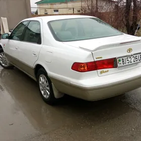 Toyota Camry 2001