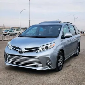 Toyota Sienna 2017