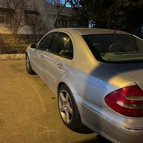 Mercedes-Benz E350 2005