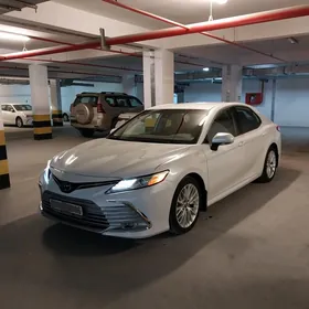 Toyota Camry 2020