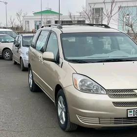 Toyota Sienna 2004