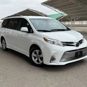 Toyota Sienna 2019