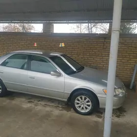 Toyota Camry 2000