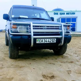 Mitsubishi Pajero 1995