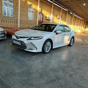 Toyota Camry 2020