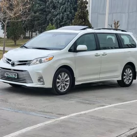 Toyota Sienna 2020