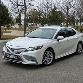 Toyota Camry 2021