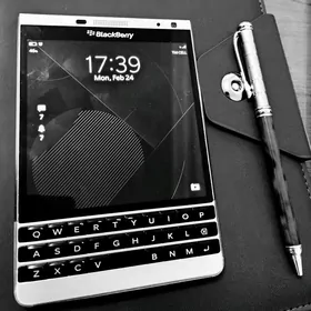 blackberry pasport