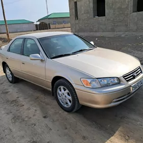 Toyota Camry 2000