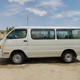 Toyota Hiace 2004