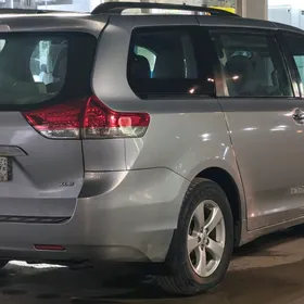 Toyota Sienna 2012