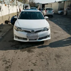 Toyota Camry 2012