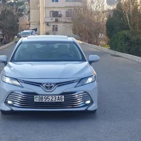 Toyota Camry 2019