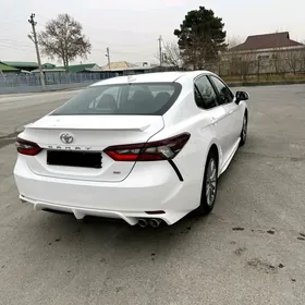 Toyota Camry 2021