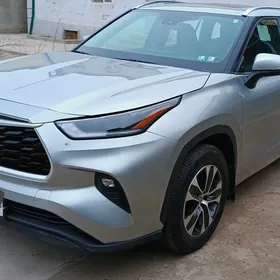 Toyota Highlander 2021