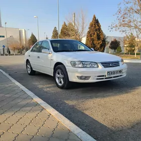 Toyota Camry 2001