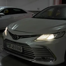 Toyota Camry 2019