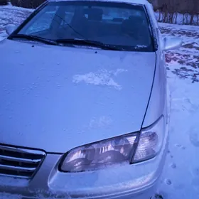 Toyota Camry 2000