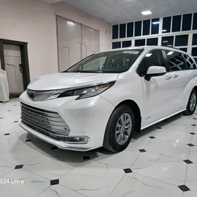 Toyota Sienna 2022