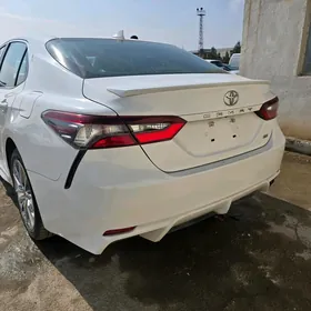 Toyota Camry 2021