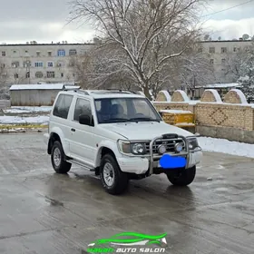 Mitsubishi Pajero 1994