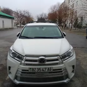 Toyota Highlander 2018