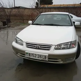 Toyota Camry 2001