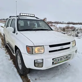 Infiniti QX4 1998