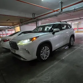 Toyota Highlander 2020