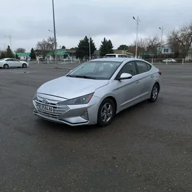 Hyundai Elantra 2019