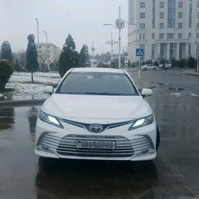 Toyota Camry 2019