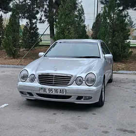 Mercedes-Benz E320 2002